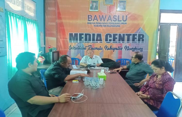 Bawaslu Provinsi Bali melakukan Supervisi ke Bawaslu Kabupaten Klungkung terkait Pengawasan Pemutakhiran Data Pemilih Berkelanjutan