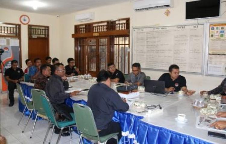 EVALUASI PENGAWASAN DAN PERSIAPAN PEREKRUTAN PENGAWAS TPS PEMILIHAN KEPALA DAERAH DI PROVINSI BALI TAHUN 2015