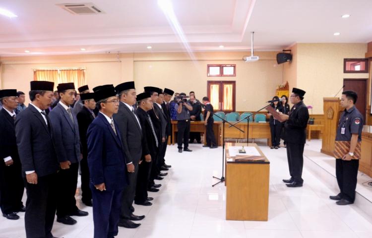 PELANTIKAN PANITIA PENGAWAS PEMILIHAN KABUPATEN/KOTA TERPILIH PROVINSI BALI
