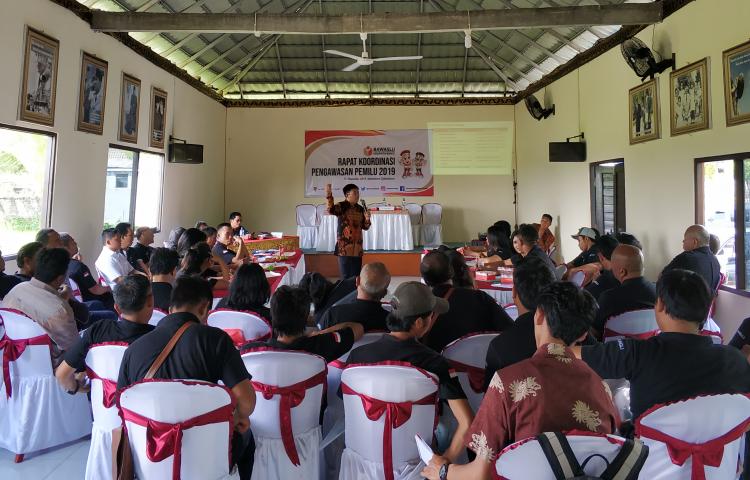 Rapat Koordinasi Optimalisasi Pengawasan Panwascam dan PPDK Se-Kecamatan Kintamani