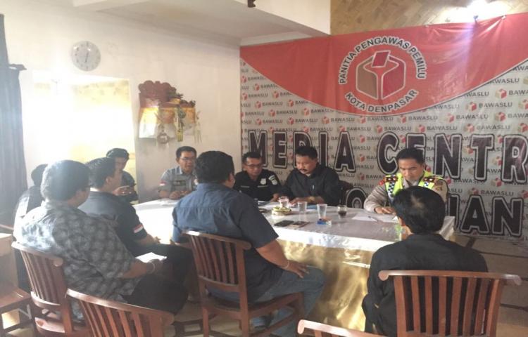 Rapat Sentragakkumdu di Panwaslu Kota Denpasar