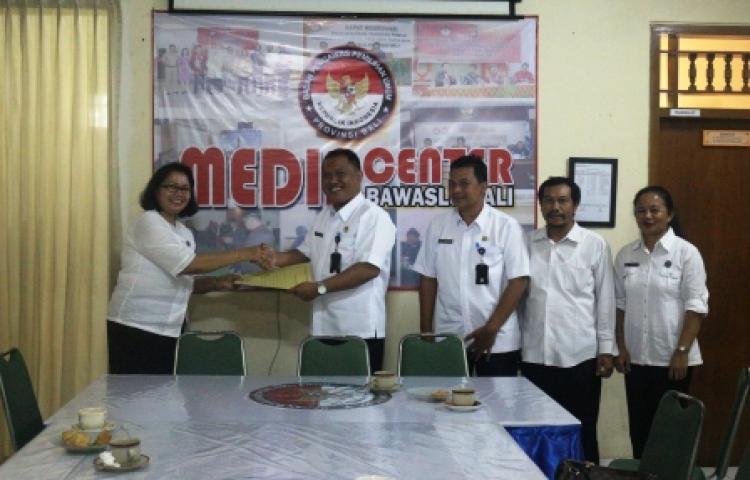 TES URINE OLEH BNNP KE BAWASLU BALI, INI HASILNYA...