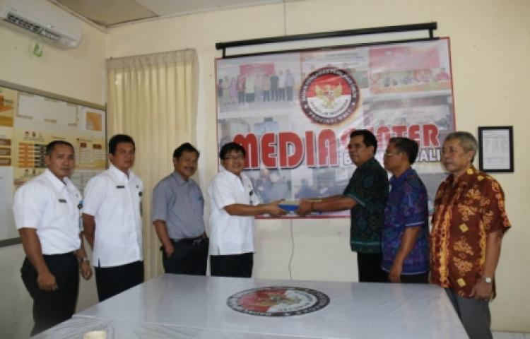 TIMSEL PANWAS BULELENG SERAHKAN HASIL SELEKSI KE BAWASLU BALI