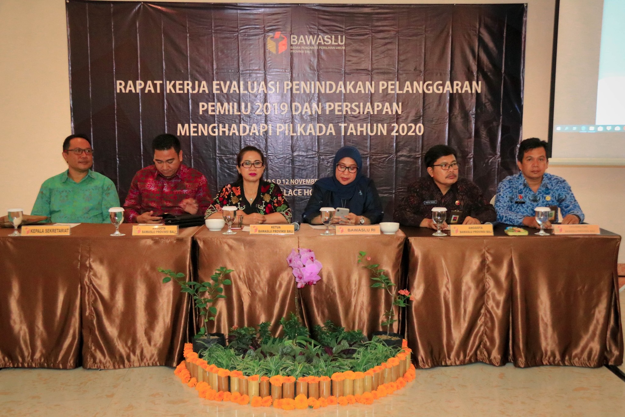 BAWASLU PROVINSI BALI MENGGELAR RAPAT KERJA EVALUASI PENINDAKAN PELANGGARAN PEMILU 2019 dan PERSIAPAN MENGHADAPI PILKADA TAHUN 2020