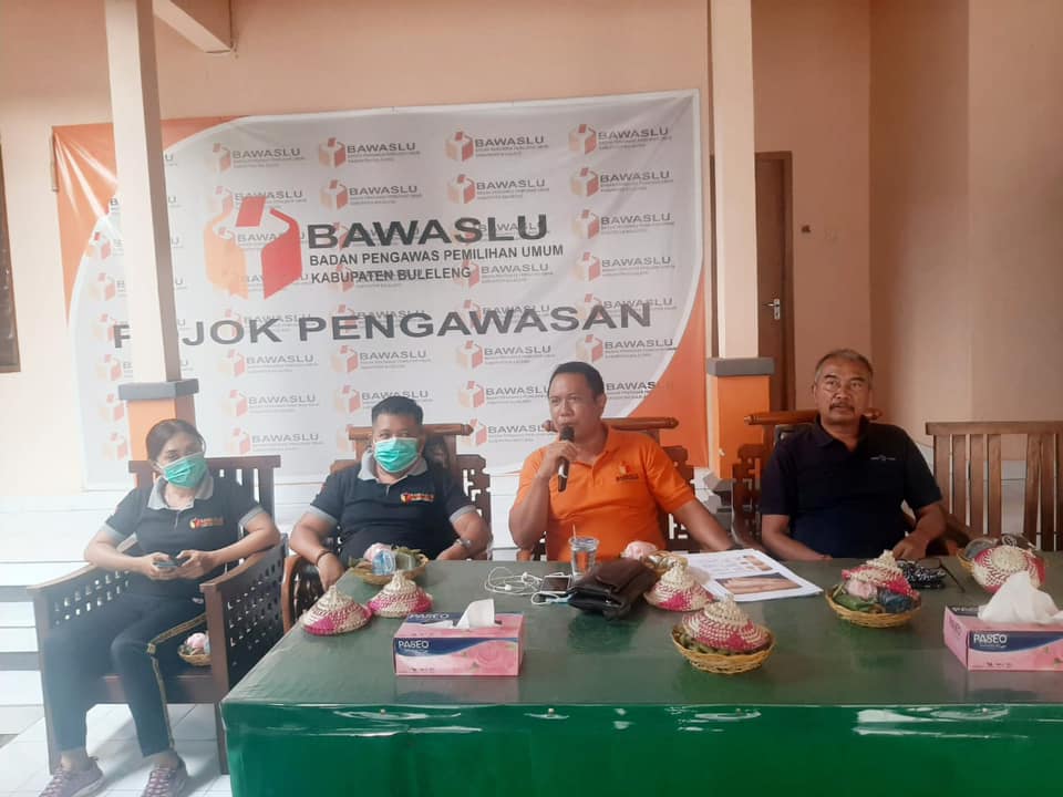 EVALUASI CAPAIAN REALISASI BAWASLU KABUPATEN BULELENG OLEH KEPALA SEKRETARIAT BAWASLU PROVINSI BALI