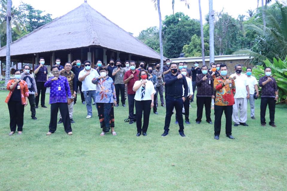 KETUA BAWASLU BALI BERPESAN KENDATI BERBEDA DIVISI, TETAPI DALAM MELAKUKAN PENGAWASAN HARUS TETAP BERSINERGI