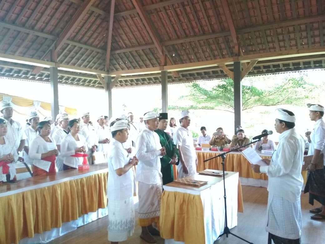 Kordiv Pengawasan Bawaslu Provinsi Bali I Wayan Widyardana Putra, menghadiri pelantikan Panwaslu Kelurahan/Desa se-Kab Tabanan