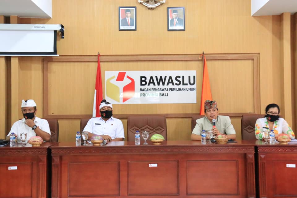 Rapat internal Penyusunan dan Pengisian Konten Buletin Cakra