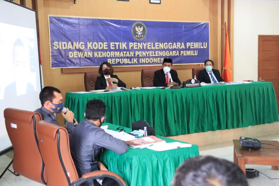 Sidang Kode Etik Ketua KPU Karangasem