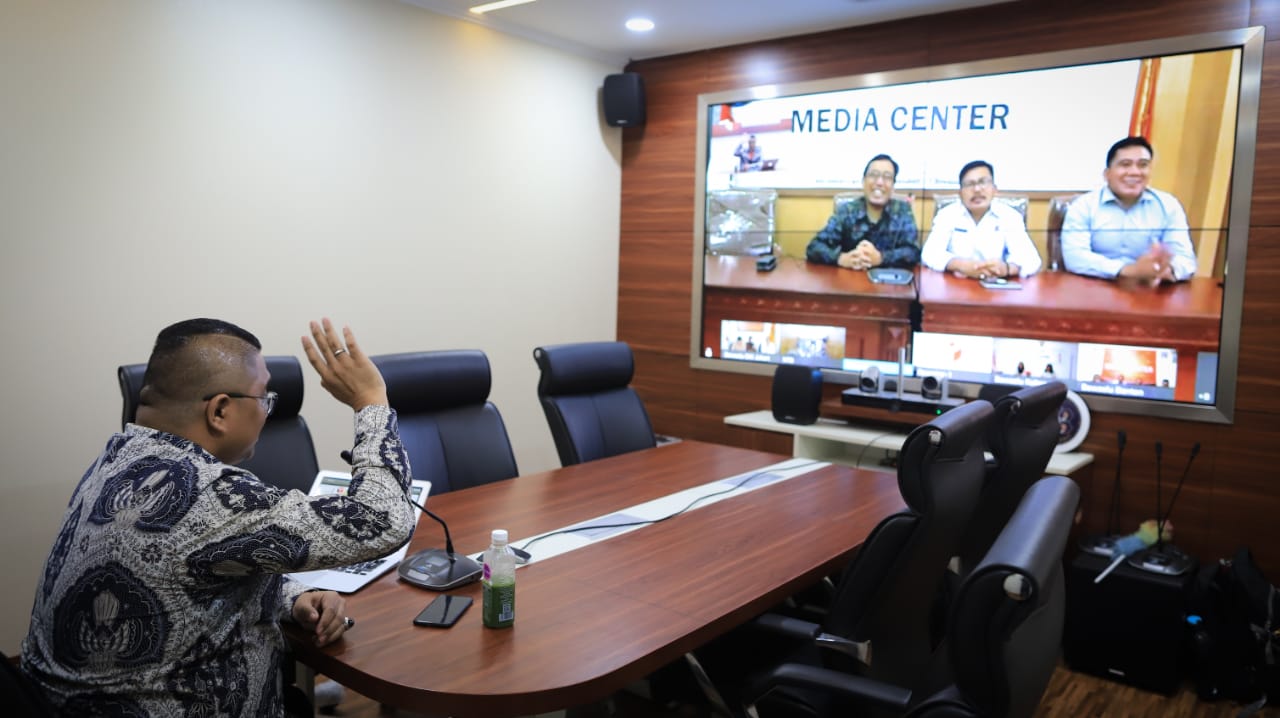 Bawaslu RI melakukan Video Conference dengan Bawaslu Provinsi Bali