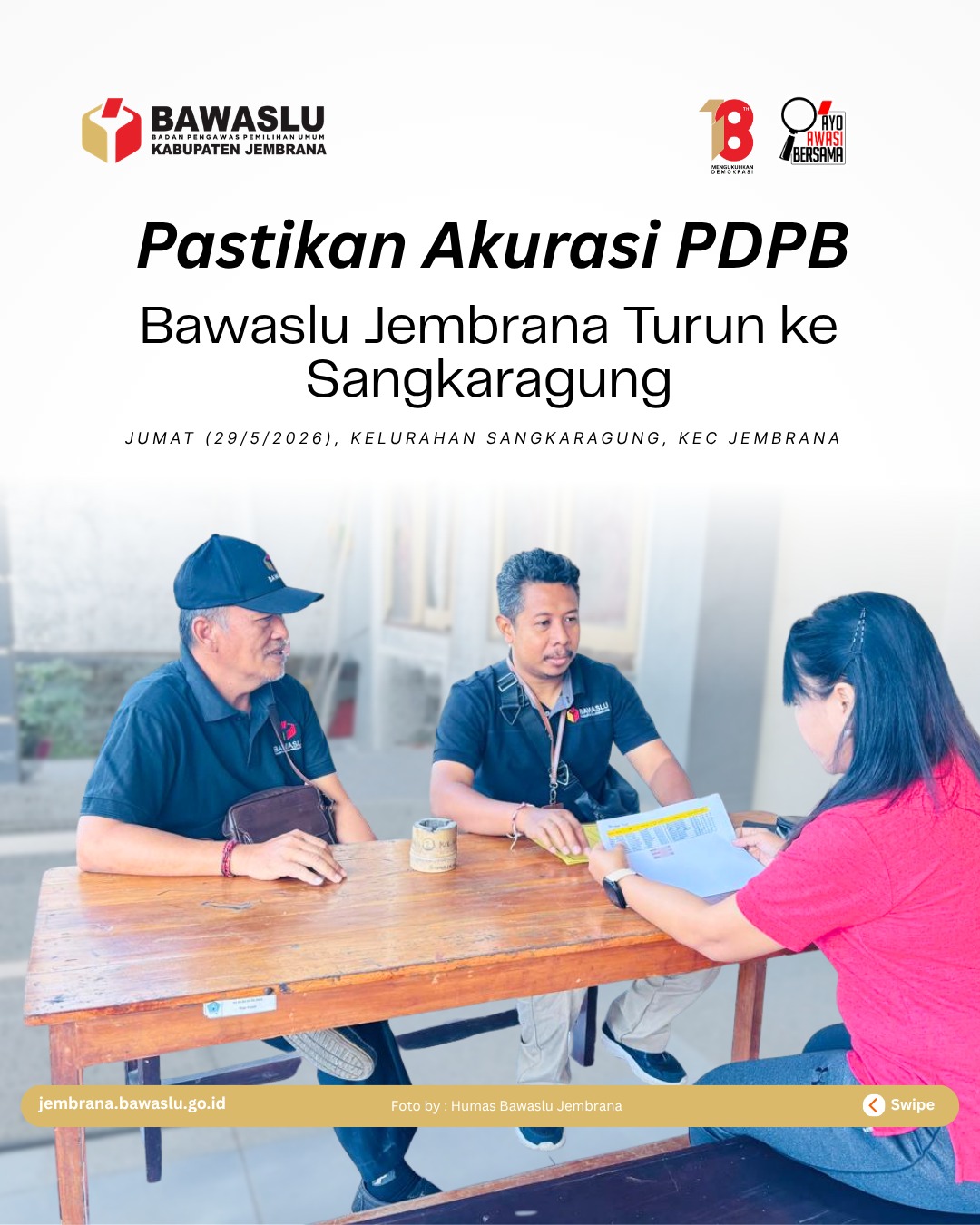 Ketua Bawaslu Jembrana dan Staf Uji Petik kelurahan Sangkaragung