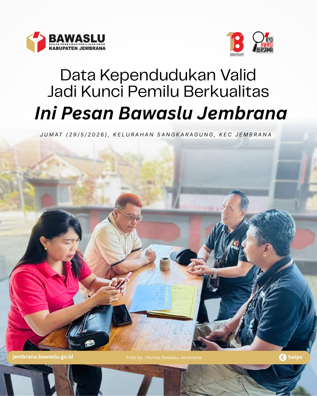  Kepala Lingkungan Pangkung Gondang dan Ketua Bawaslu Jembrana Konsolidasi Demokrasi