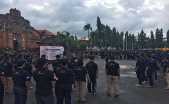 PELAKSANAAN APEL SIAGA PENGAWASAN DALAM RANGKA PEMILIHAN GUBERNUR DAN WAKIL GUBERNUR BALI SERTA BUPATI DAN WAKIL BUPATI KLUNGKUNG TAHUN 2018