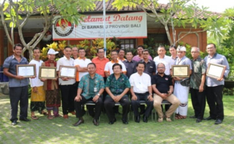 PEMBUBARAN DAN PEMBERIAN APRESIASI BAGI PANWAS PEMILIHAN BUPATI DAN WAKIL BUPATI/WALIKOTA DAN WAKIL WALIKOTA TAHUN 2015