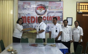 TES URINE OLEH BNNP KE BAWASLU BALI, INI HASILNYA...