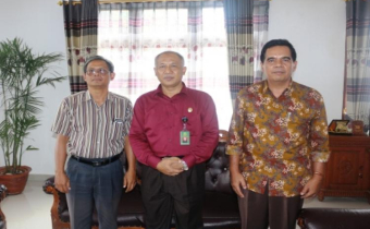 TIMSEL LAKUKAN VERIFIKASI BERKAS RIWAYAT HUKUM CALON ANGGOTA PANWAS BULELENG KE PENGADILAN NEGERI SINGARAJA