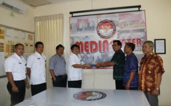 TIMSEL PANWAS BULELENG SERAHKAN HASIL SELEKSI KE BAWASLU BALI