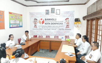 Ketua Bawaslu Provinsi Bali melakukan Supervisi terkait Penguatan SDM di Lingkungan Sekretariat Bawaslu Kota Denpasar