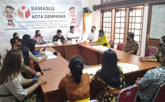 Supervisi Pimpinan Bawaslu Bali terkait Pengawasan Tahapan Pencocokan dan Penelitian Daftar Pemilih Pilkada 2020 di Bawaslu Kota Denpasar