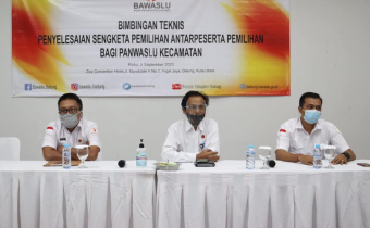 KOORDINATOR DIVISI PENYELESAIAN SENGKETA BAWASLU PROVINSI BALI INGATKAN PANWAS KECAMATAN KABUPATEN BADUNG TERKAIT PROTOKOL KESEHATAN COVID-19