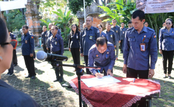 Apel dan Penandatanganan Pakta Integritas Pencanangan ZI, Komitmen Bawaslu se-Bali Beri Layanan Maksimal