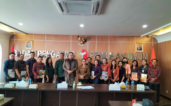 Temui Herwyn, Bawaslu Bali Sampaikan Laporan Akhir Pembentukan Panwaslu Kecamatan