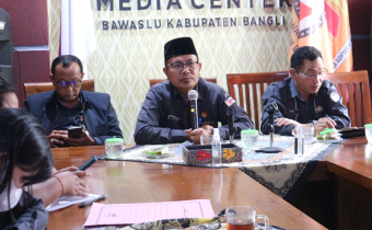 Rudia Minta Humas Bawaslu Tingkatkan Pemanfaatan Media Sosial