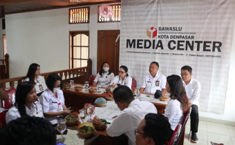 Sambangi Bawaslu Denpasar, Ariyani : Hadapi Banyak Tantangan Menuju ZI, Disiplin Jadi Solusi