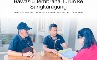 Ketua Bawaslu Jembrana dan Staf Uji Petik kelurahan Sangkaragung